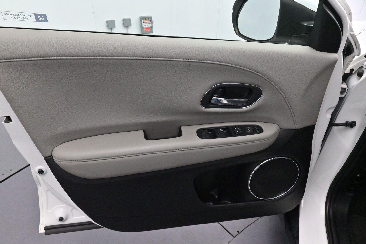Used 2018 Honda HR-V EX-L image 10