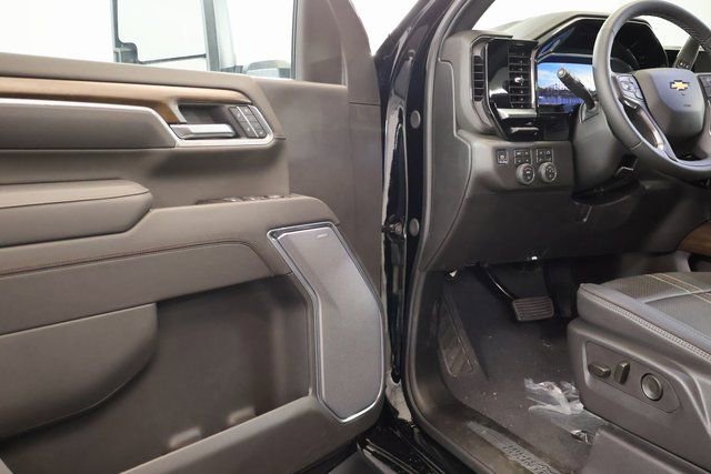 New 2026 Chevrolet Silverado 3500 High Country w/ Technology Package image 7