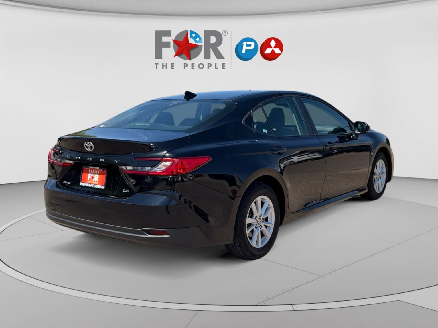 Used 2025 Toyota Camry LE FWD image 5