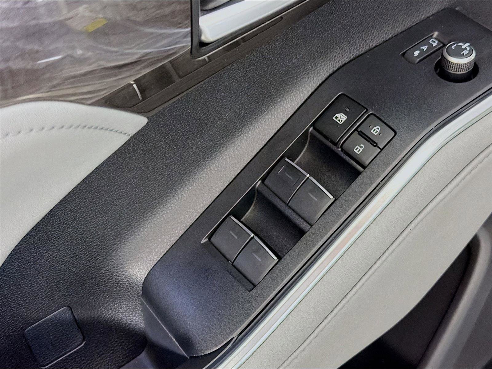 Used 2023 Toyota Highlander Limited image 19
