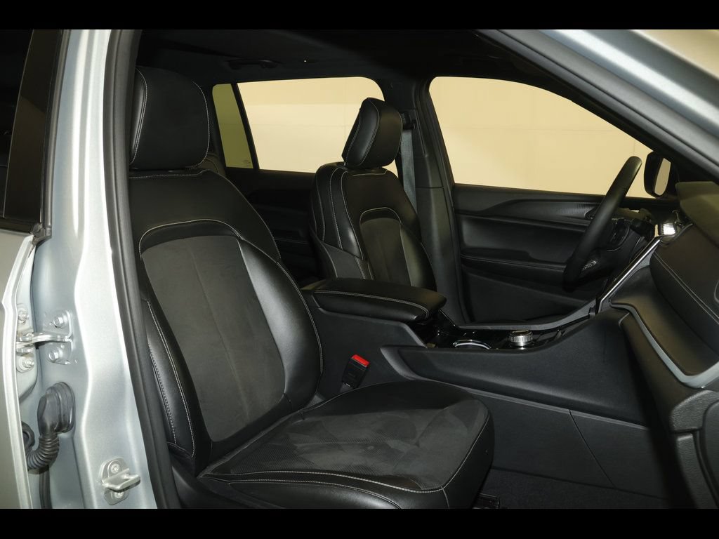 Certified 2023 Jeep Grand Cherokee L Laredo AWD/4WD image 30