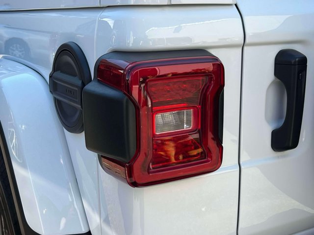 Used 2024 Jeep Wrangler Unlimited Sahara w/ Safety Group AWD/4WD image 10