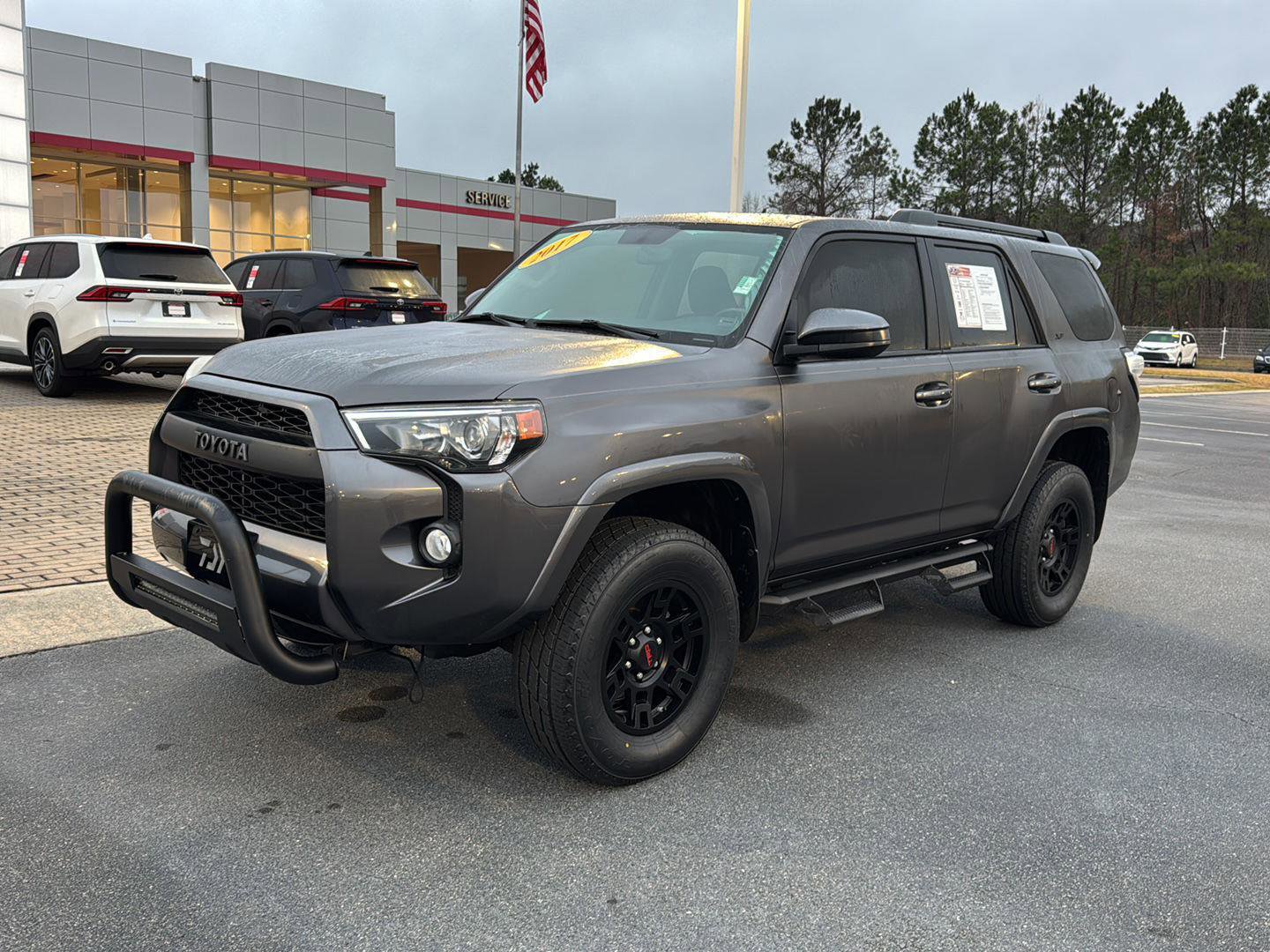 Used 2017 Toyota 4Runner SR5 image 2