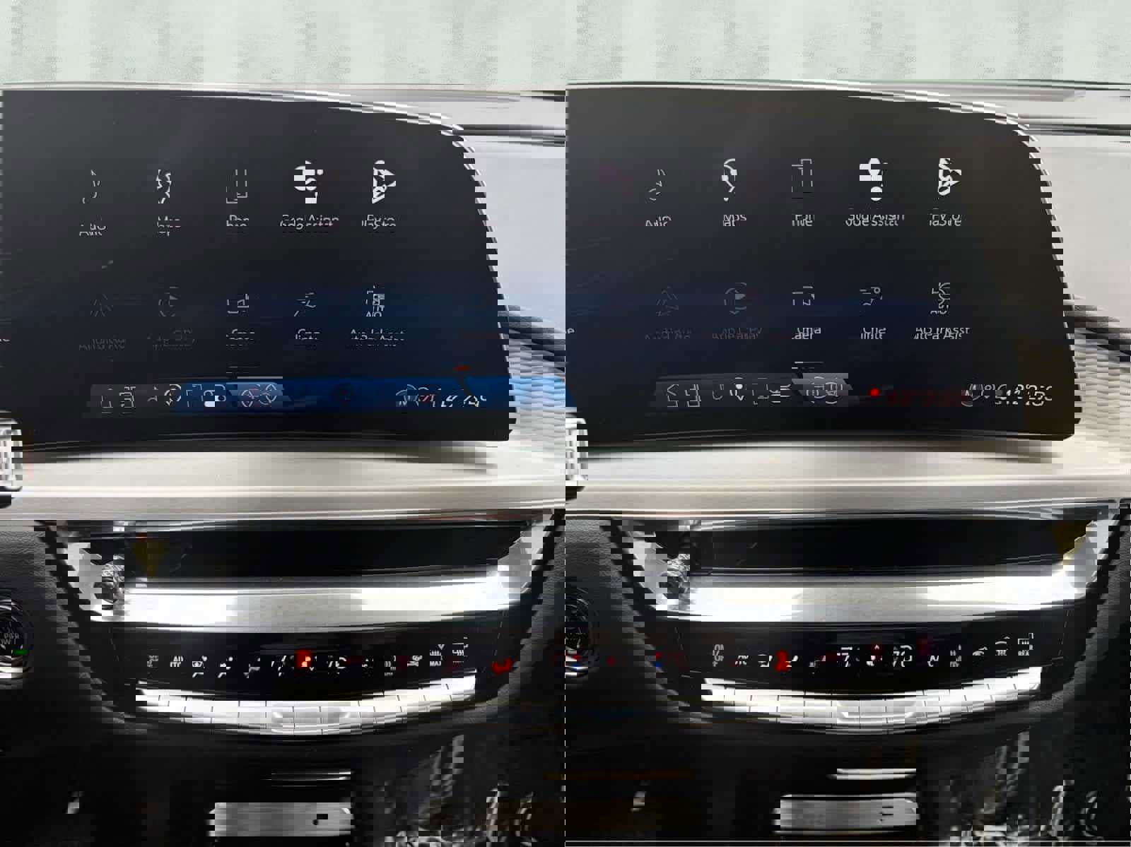 Used 2023 Cadillac Lyriq AWD image 12