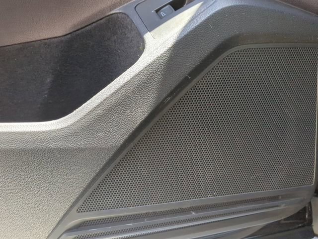 Certified 2024 Volkswagen Tiguan SE FWD image 19