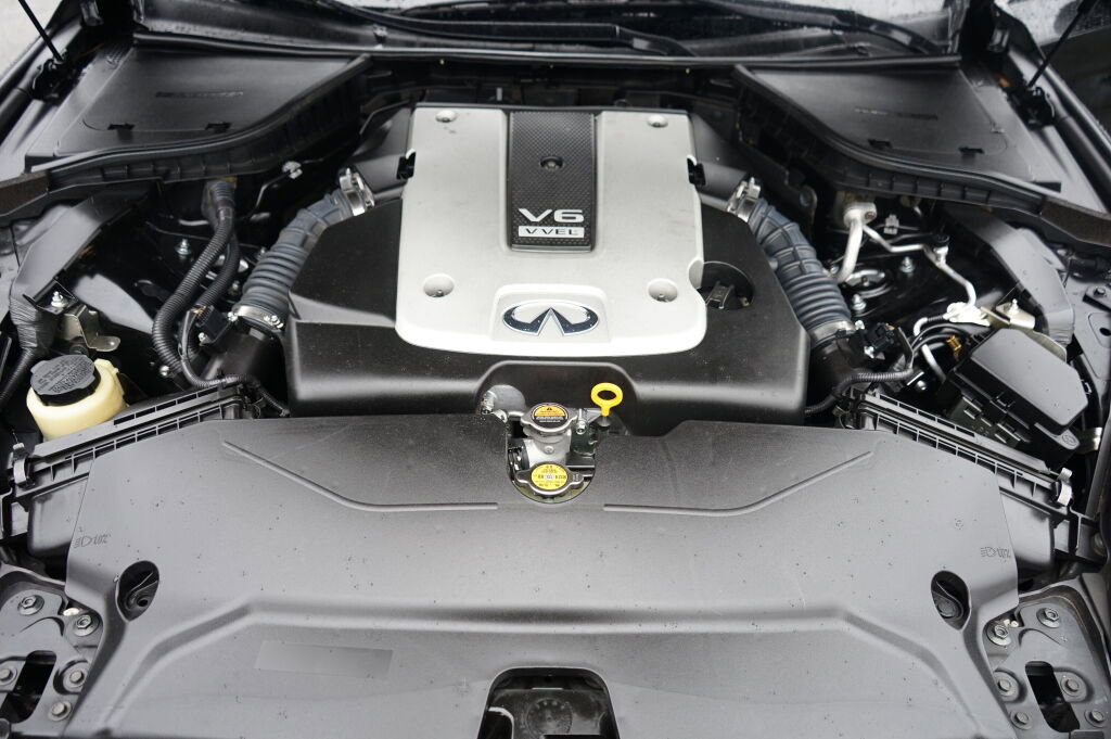 Used 2015 INFINITI Q50 Sport w/ Navigation Package image 9