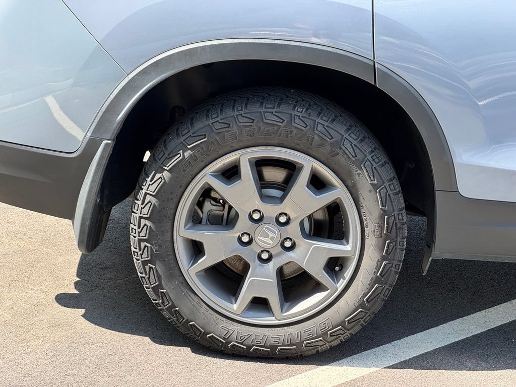 Used 2025 Honda Passport TrailSport image 39