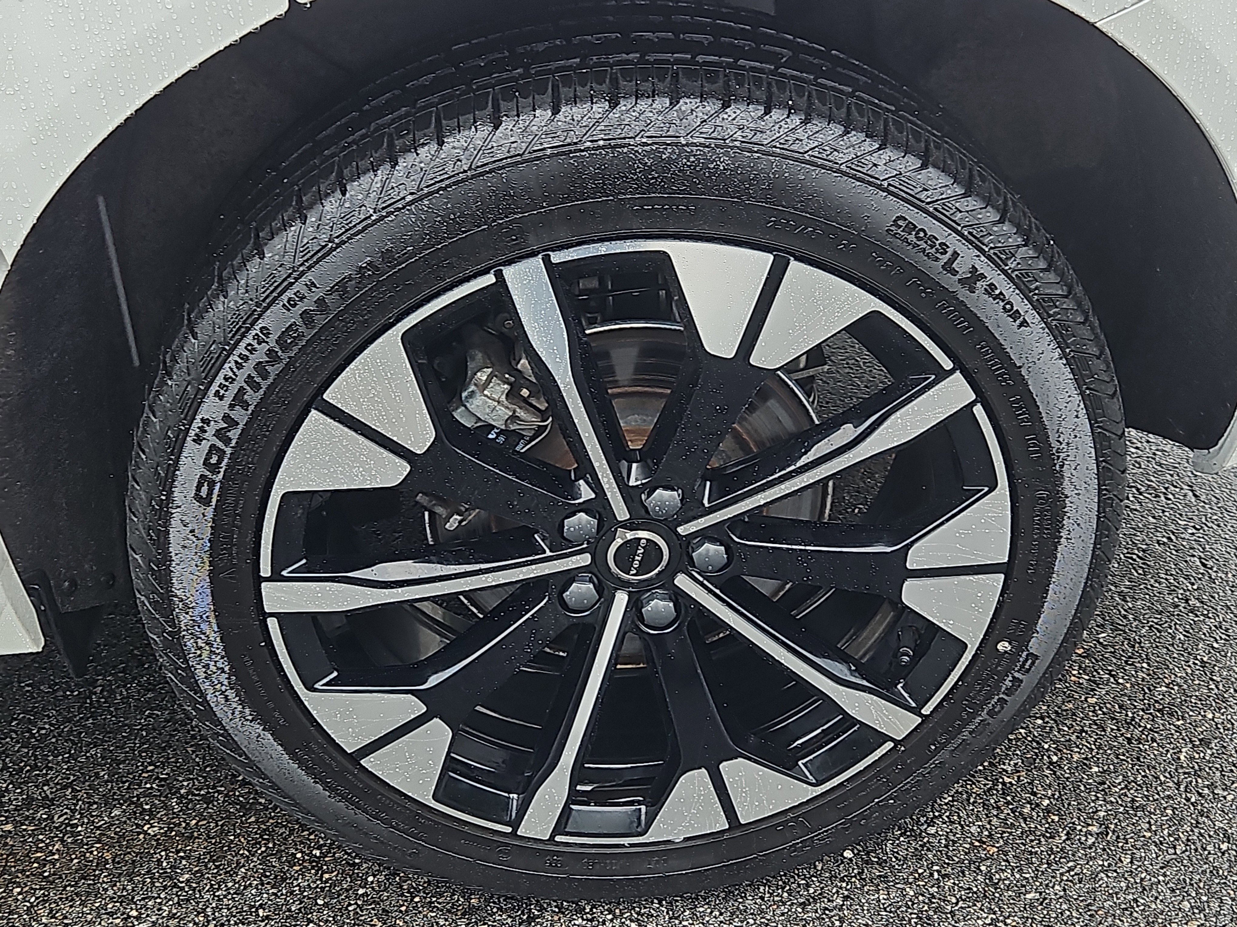 Used 2026 Volvo XC60 B5 Plus w/ Protection Package Premier AWD/4WD image 29