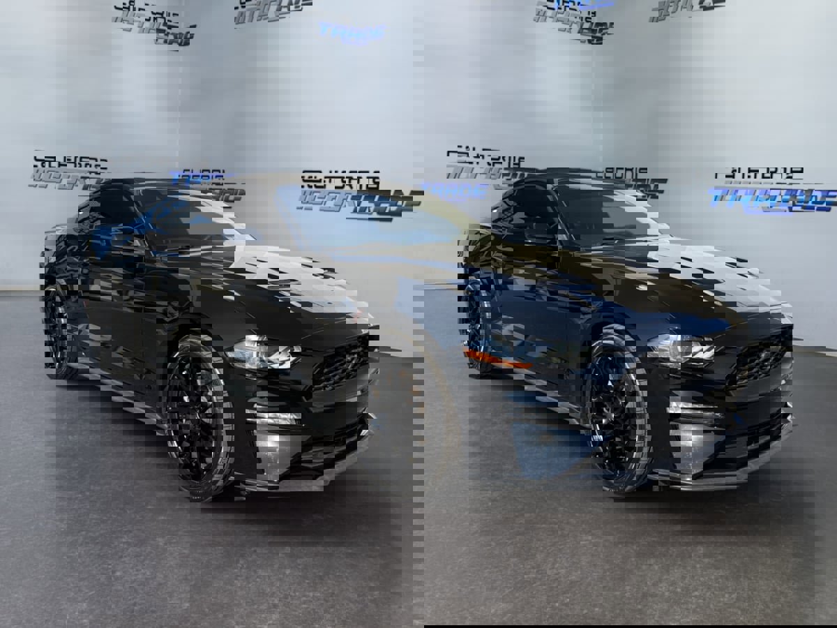 Used 2018 Ford Mustang Coupe RWD image 3