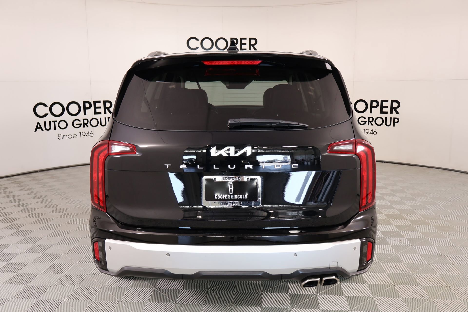 Used 2024 Kia Telluride S FWD image 23