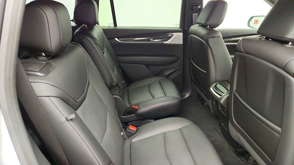 Used 2024 Cadillac XT6 Sport w/ Technology Package AWD/4WD image 24
