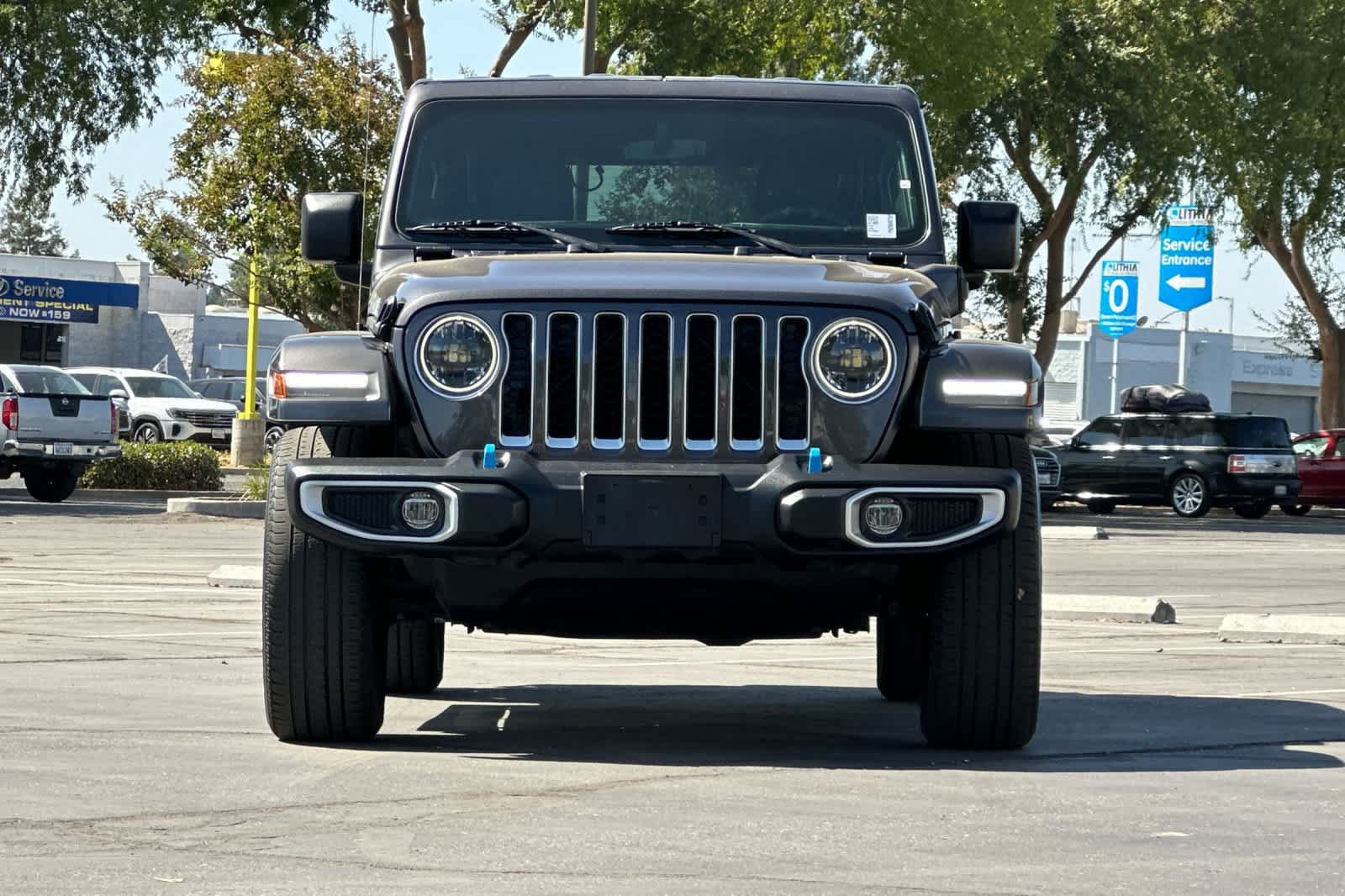 Used 2023 Jeep Wrangler Unlimited Sahara AWD/4WD image 11