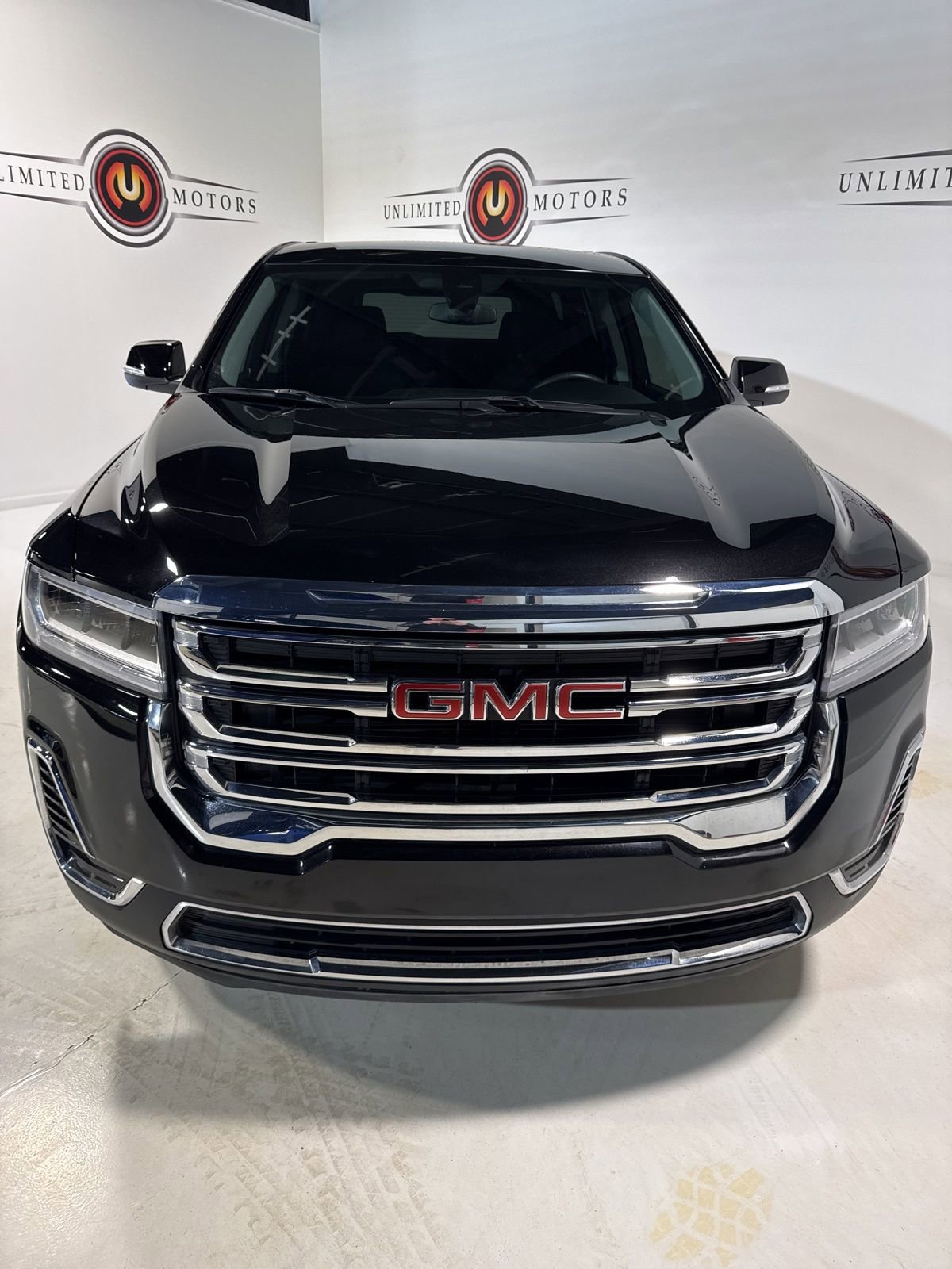Used 2023 GMC Acadia SLE image 17