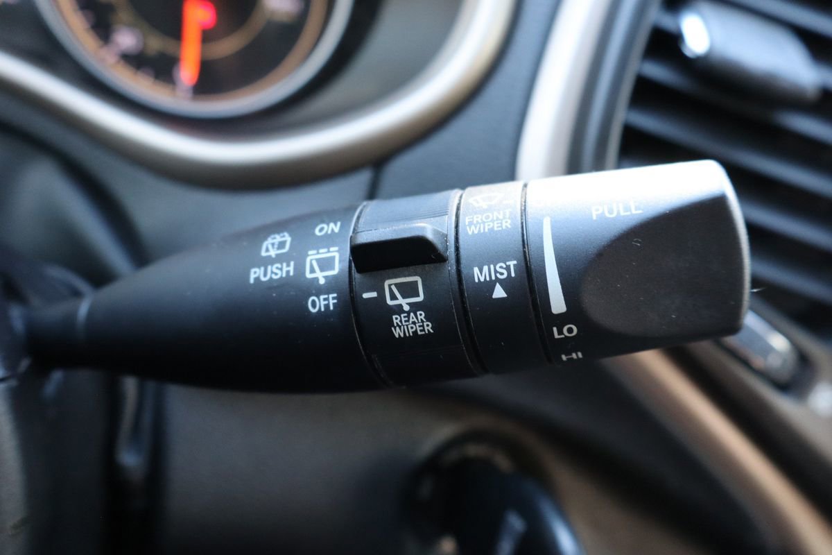 Used 2017 Jeep Cherokee Latitude FWD image 32