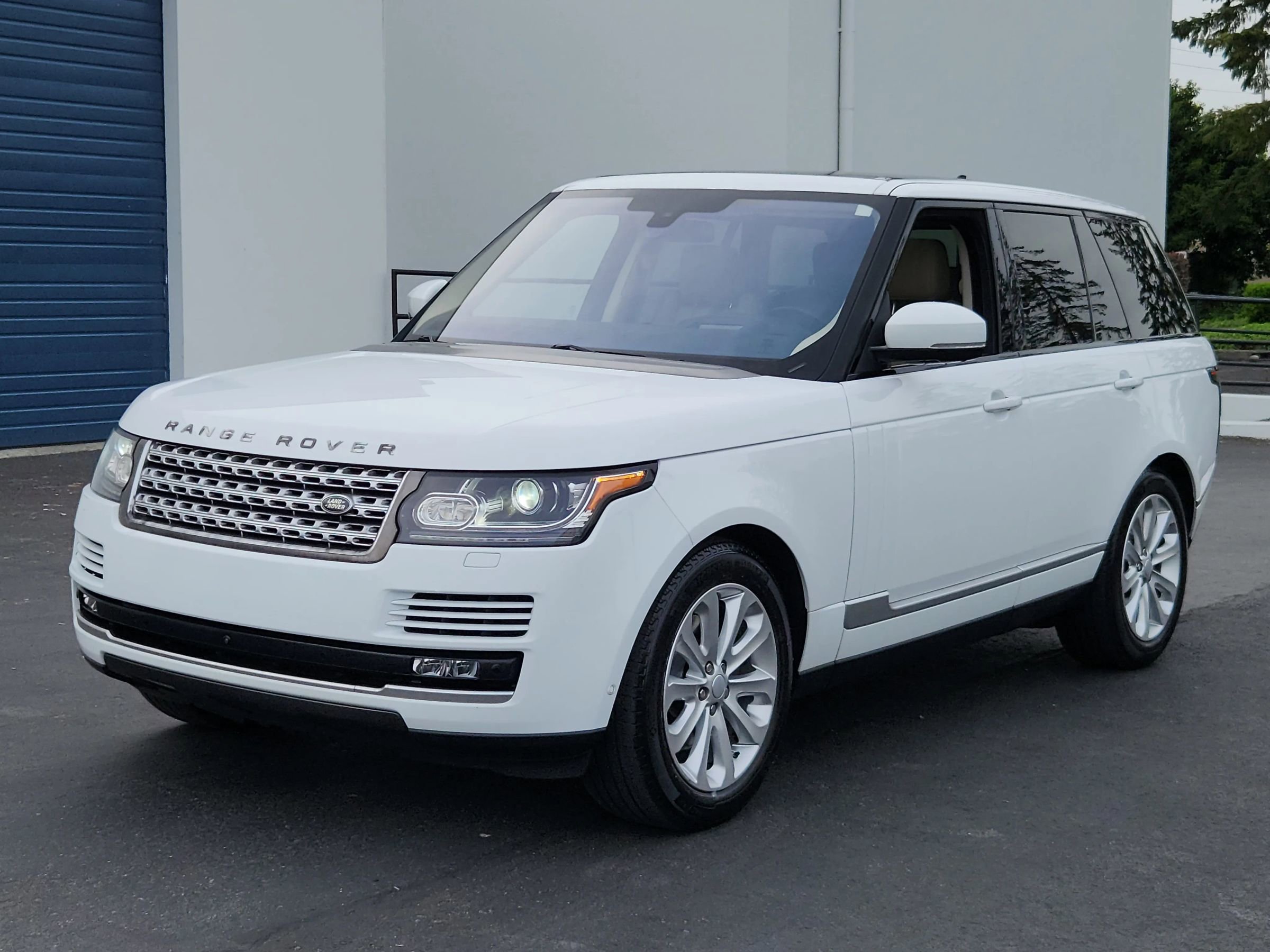 Used 2016 Land Rover Range Rover HSE AWD/4WD image 1