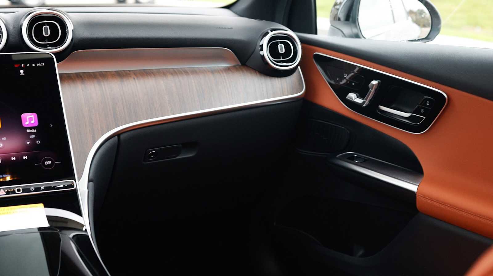 New 2026 Mercedes-Benz GLC 300 4MATIC image 34