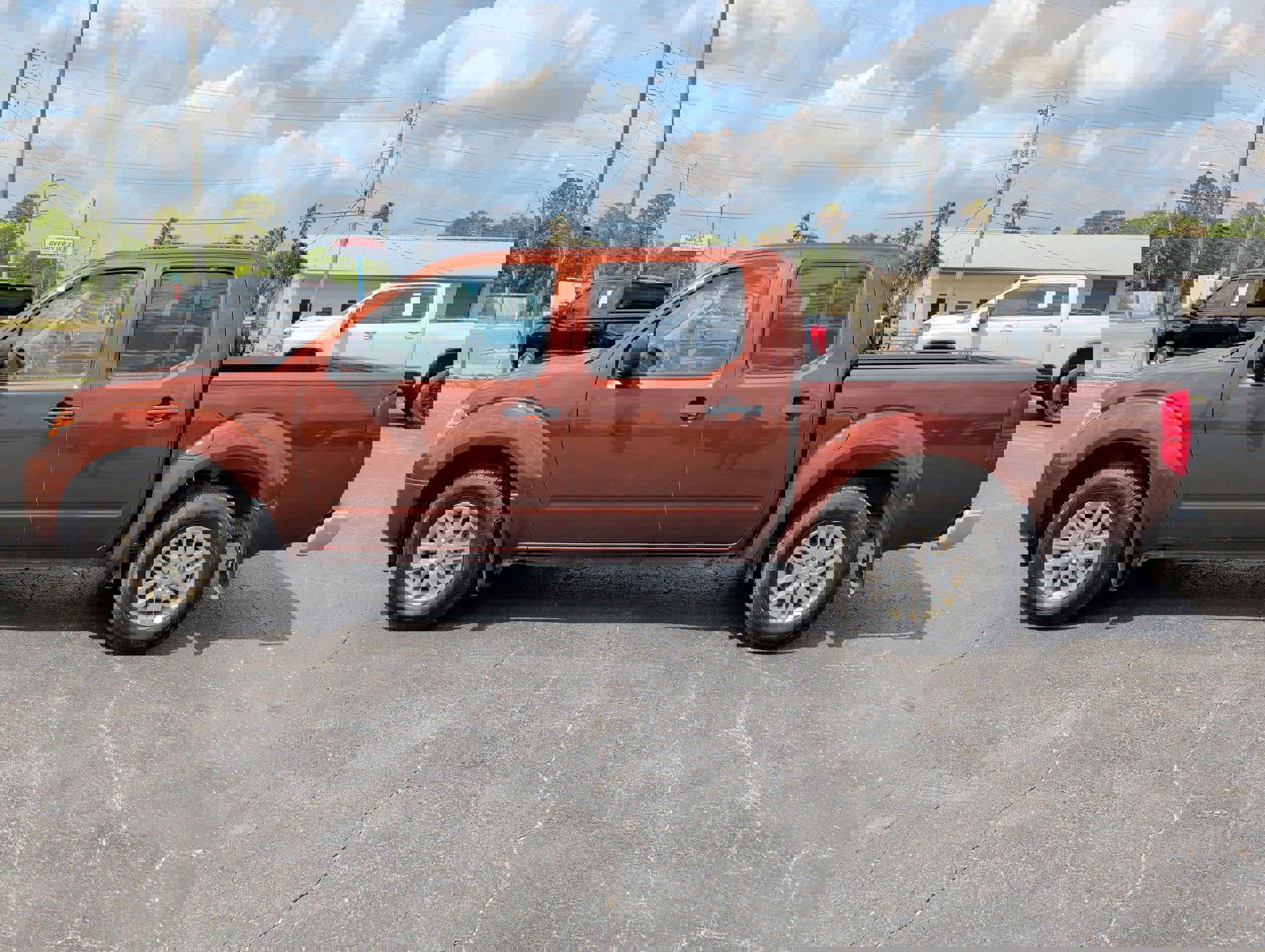 Used 2016 Nissan Frontier SV RWD image 6