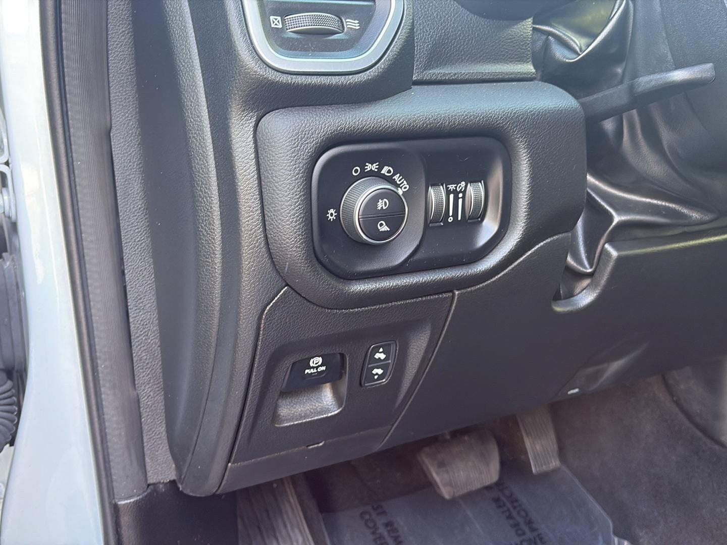Used 2025 RAM 1500 Big Horn AWD/4WD image 23