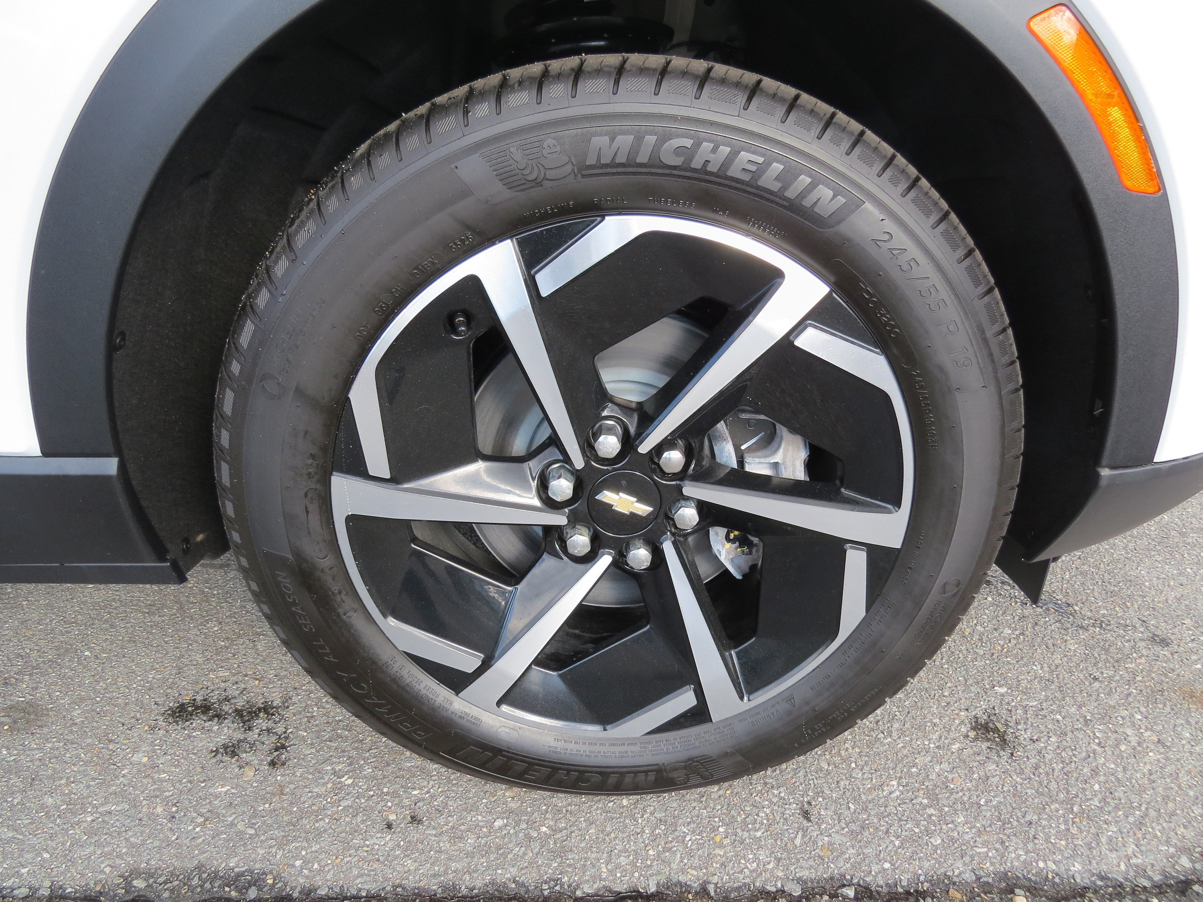 New 2026 Chevrolet Equinox EV LT image 9