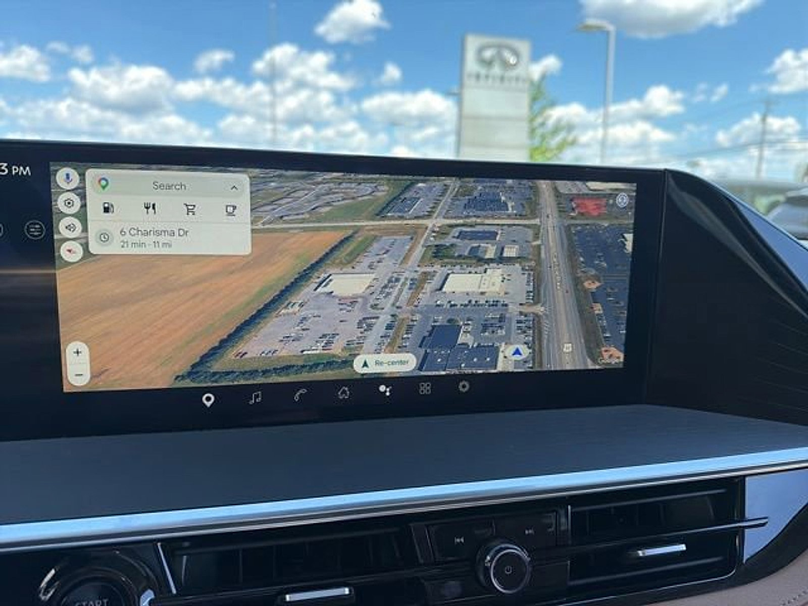 Used 2025 INFINITI QX80 Sensory AWD/4WD image 4