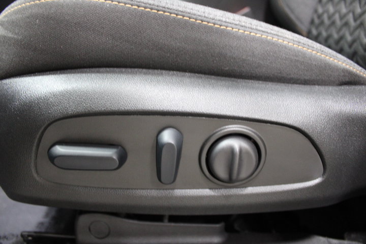 Used 2024 Chevrolet Equinox LT FWD image 20