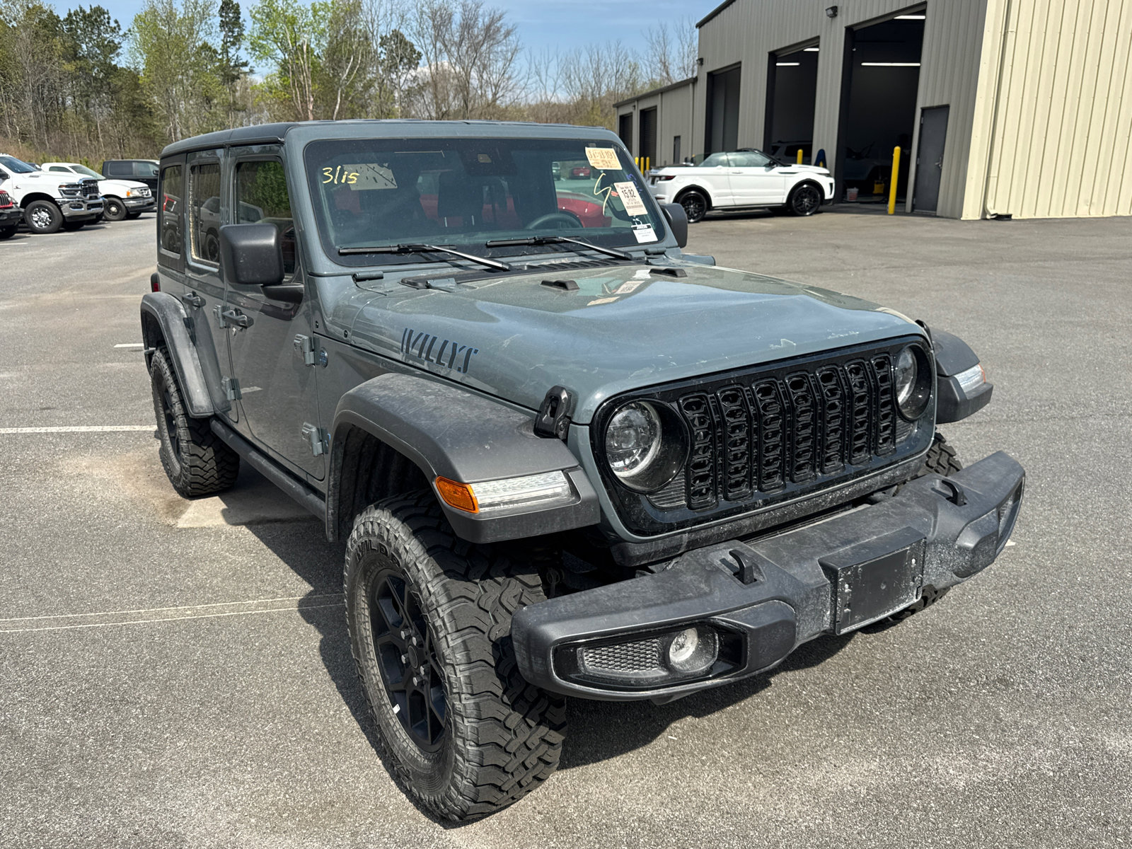 Used 2025 Jeep Wrangler Willys image 3