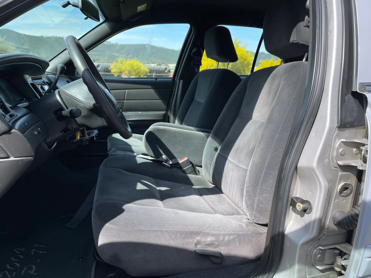 Used 2004 Ford Crown Victoria Police Interceptor RWD image 14