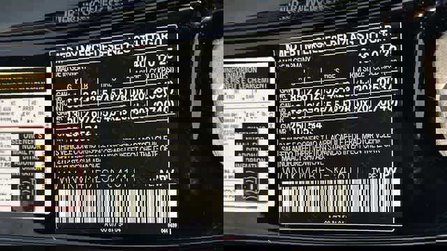 Used 2025 Mercedes-Benz GLC 300 4MATIC image 9