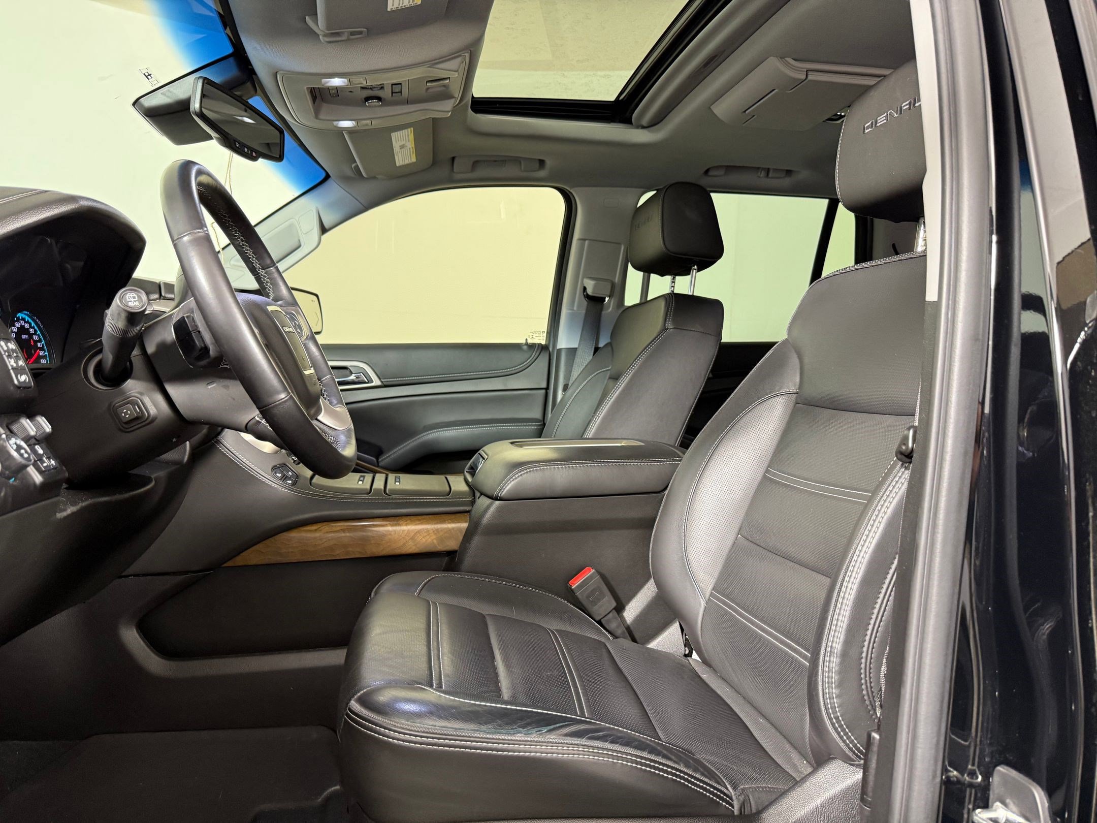 Used 2020 GMC Yukon Denali w/ Denali Ultimate Package image 5