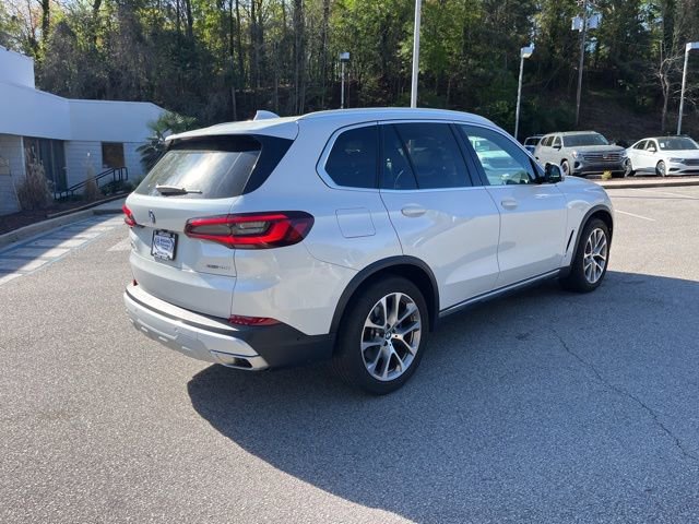 Used 2023 BMW X5 xDrive40i w/ Executive Package AWD/4WD image 3