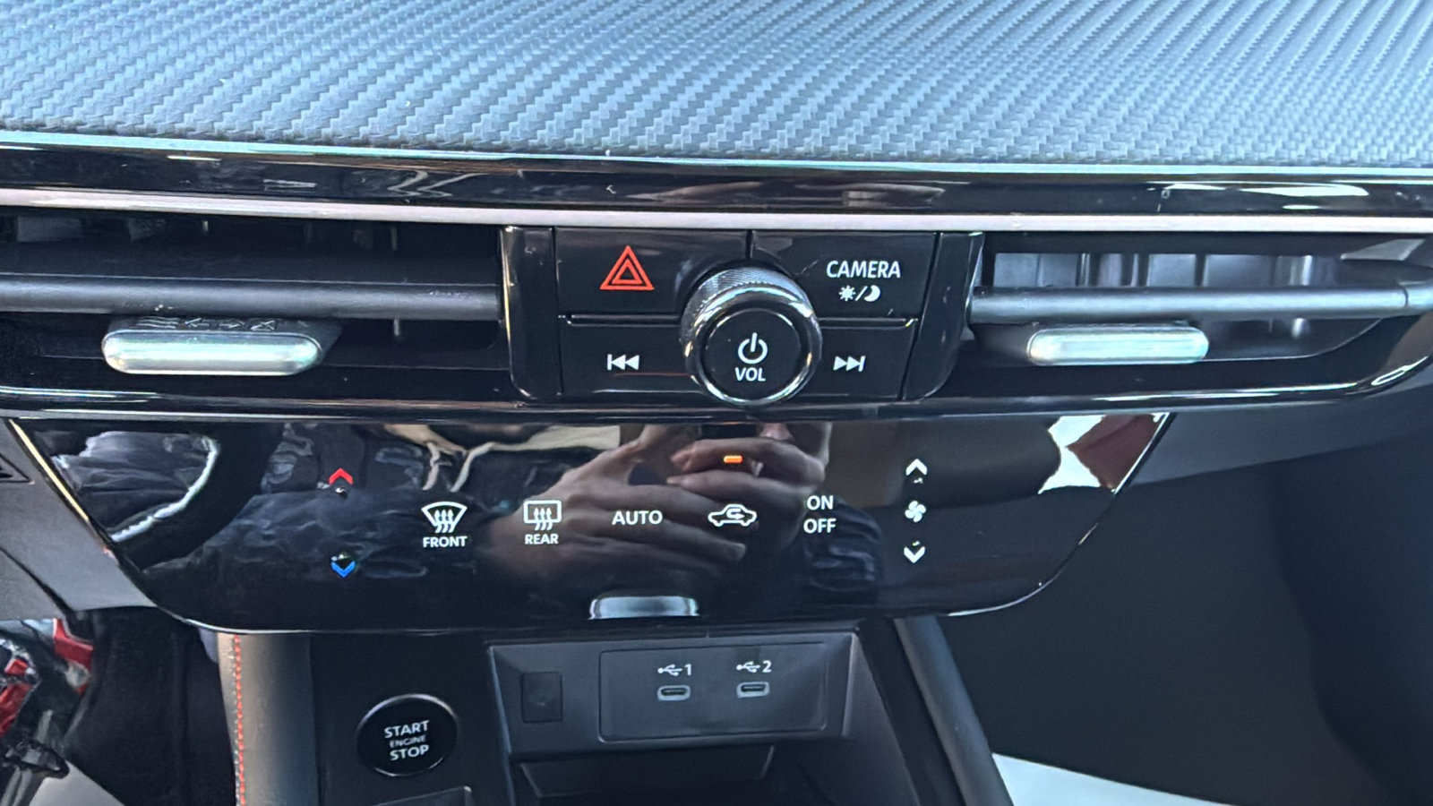 Certified 2025 Nissan Kicks SR image 15