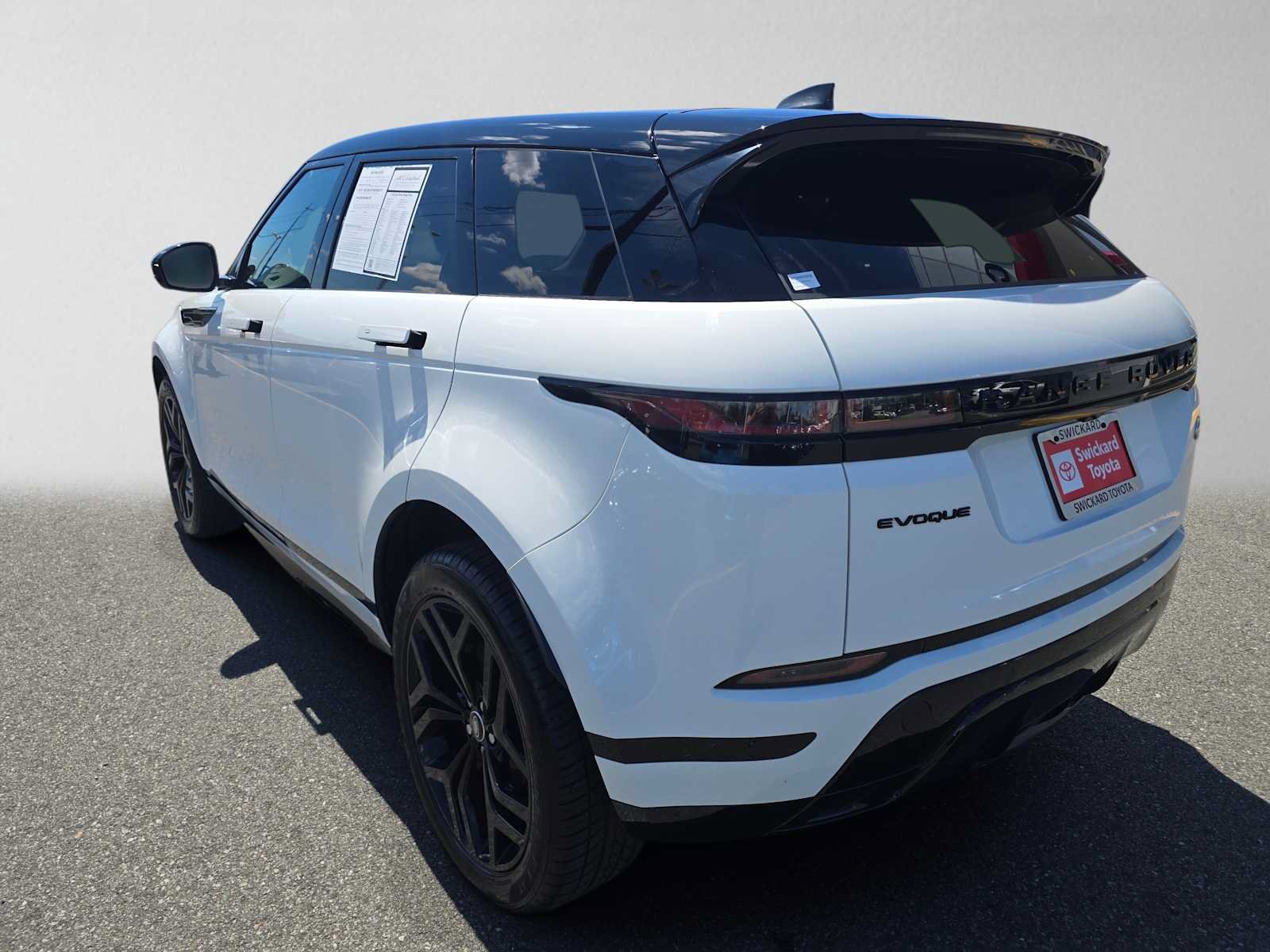 Used 2023 Land Rover Range Rover Evoque R-Dynamic SE AWD/4WD image 5