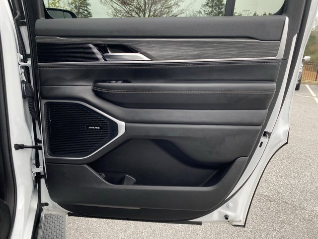 Used 2023 Jeep Wagoneer Series III w/ Preferred Equipment Group image 31