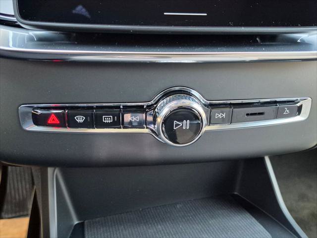 New 2026 Volvo XC90 B6 Plus w/ Protection Package Premier AWD/4WD image 9
