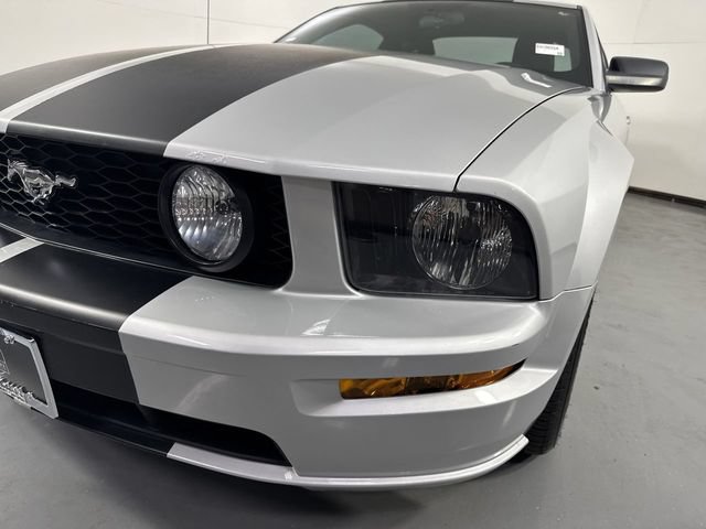 Used 2005 Ford Mustang GT RWD image 26