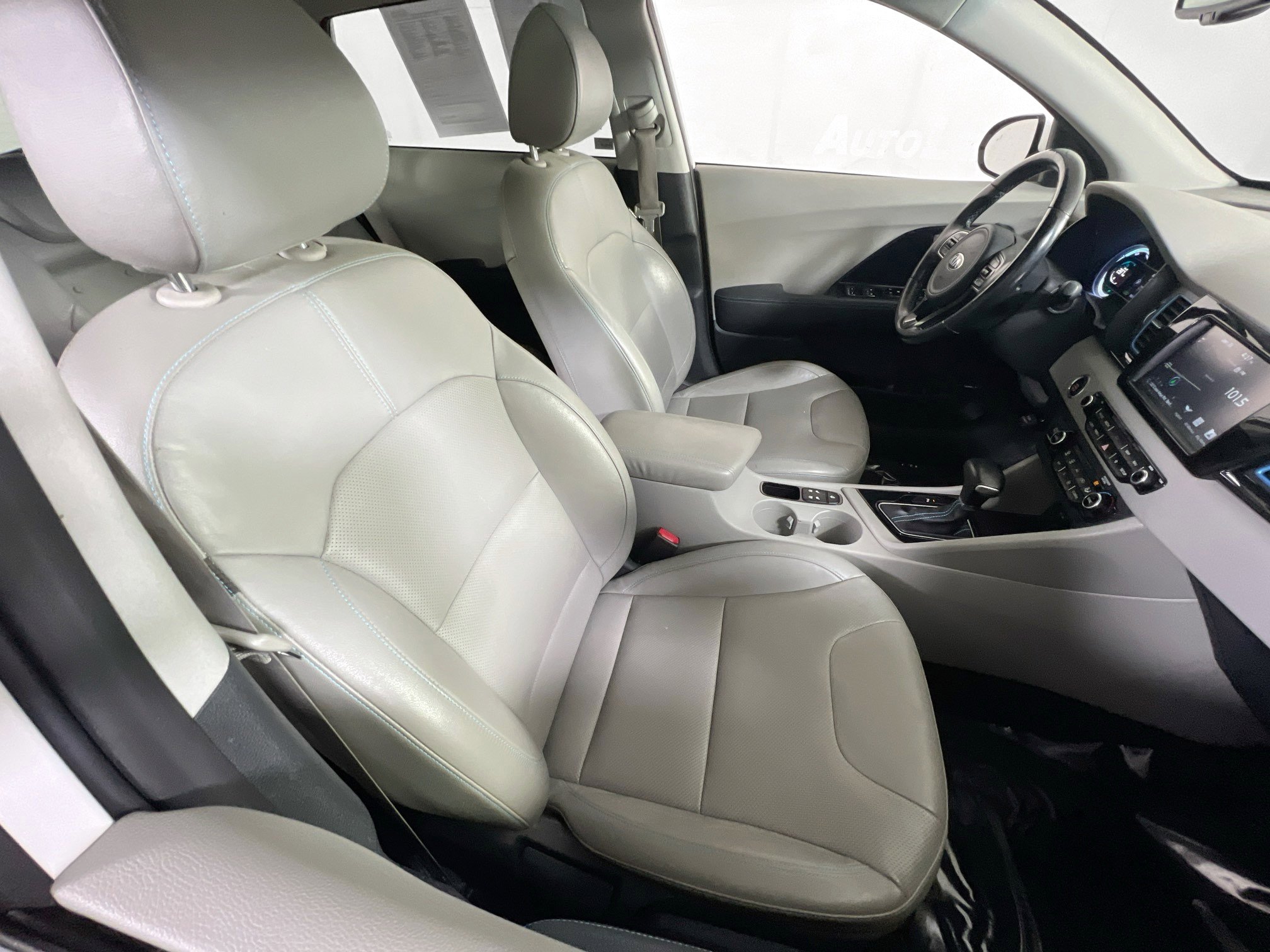 Used 2019 Kia Niro Touring image 27