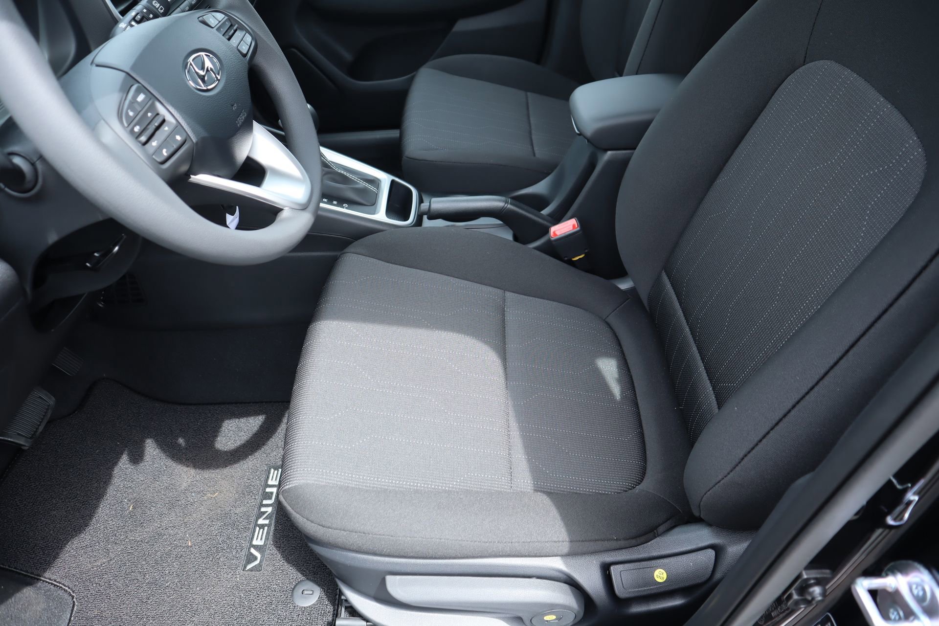 New 2026 Hyundai Venue SE FWD image 7