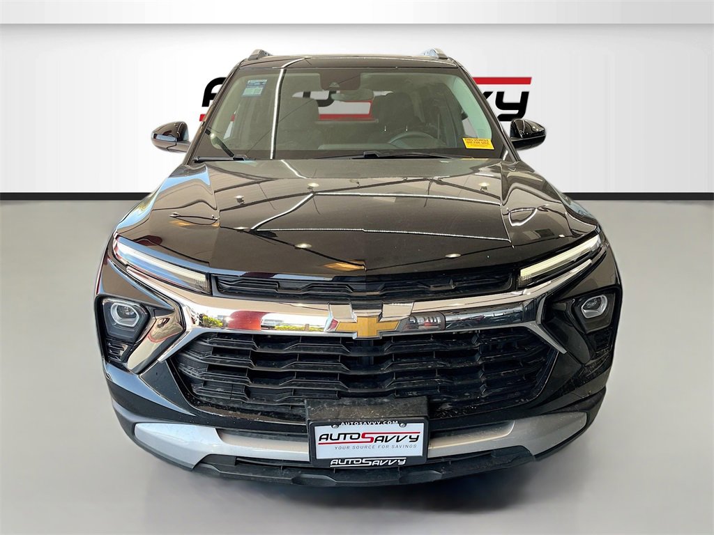 Used 2024 Chevrolet TrailBlazer LT image 2