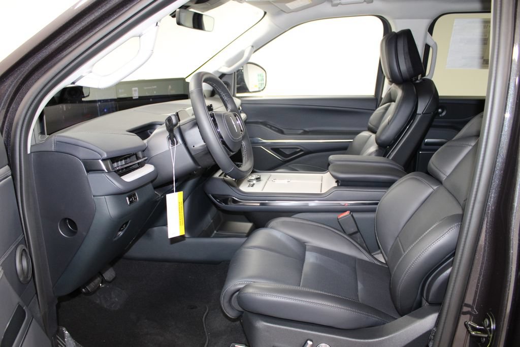 New 2027 Lincoln Navigator L Premier RWD image 23