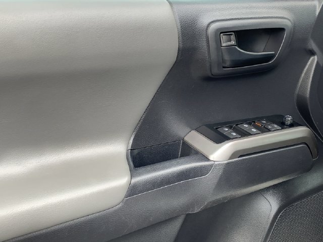 Used 2023 Toyota Tacoma SR5 RWD image 17