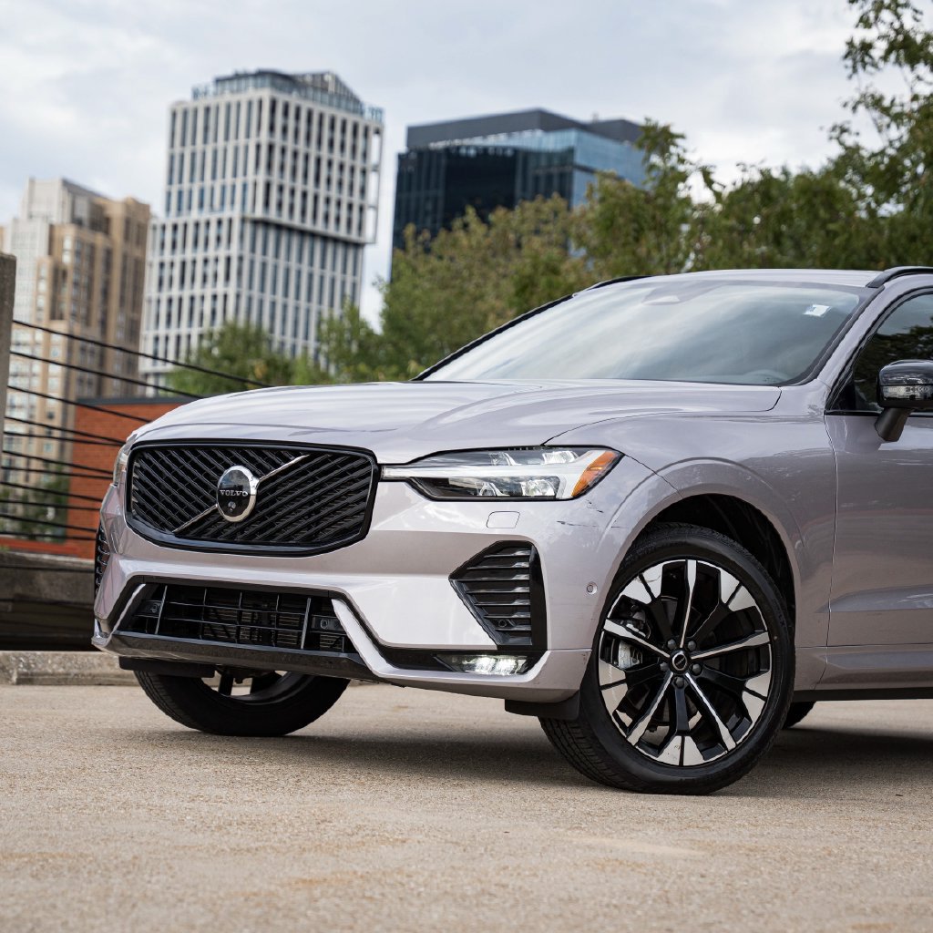 Certified 2026 Volvo XC60 B5 Plus AWD/4WD image 4