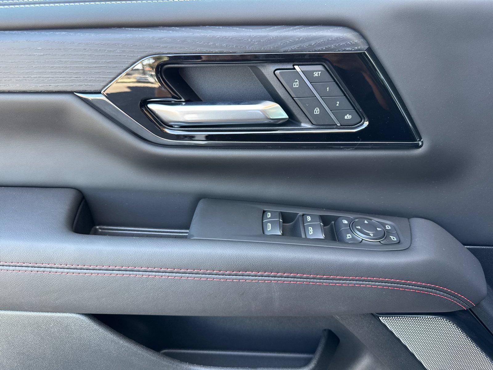 New 2026 GMC Yukon XL AT4 Ultimate AWD/4WD image 11