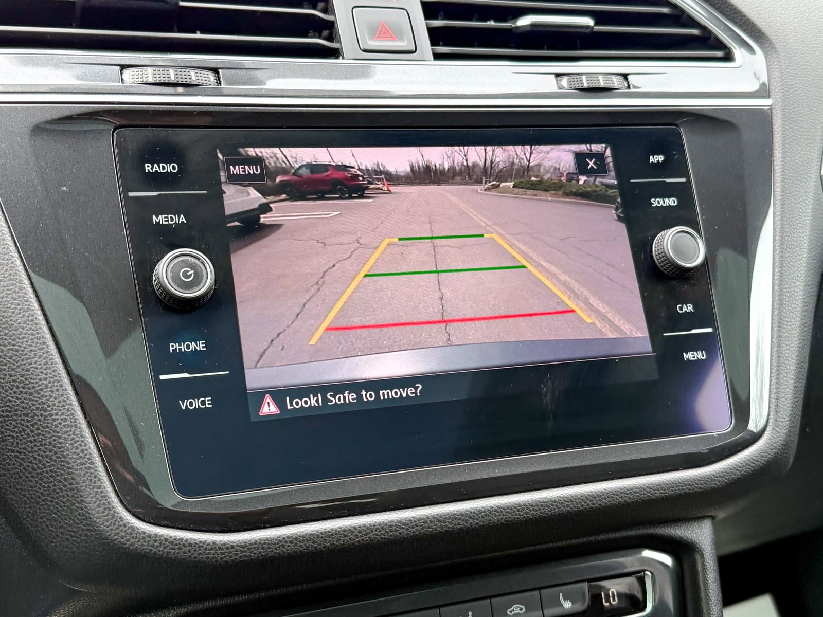 Used 2019 Volkswagen Tiguan SE w/ Panoramic Sunroof Package AWD/4WD image 21