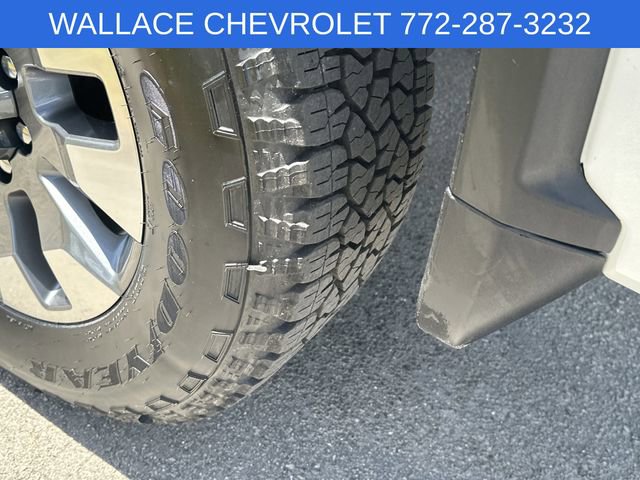 Used 2022 Chevrolet Silverado 2500 Custom w/ Custom Value Package AWD/4WD image 14