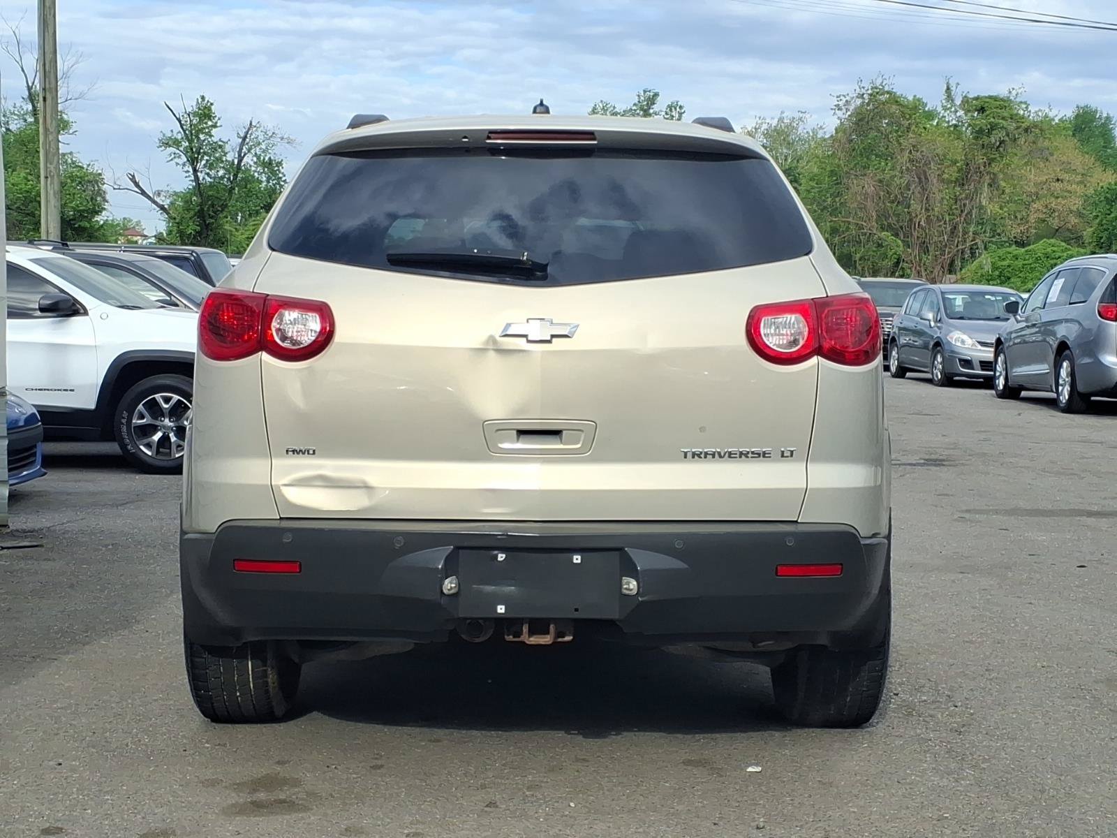 Used 2011 Chevrolet Traverse LT w/ Personal Connectivity Package AWD/4WD image 4