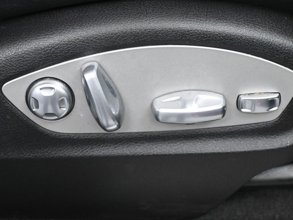 Used 2018 Porsche Macan GTS image 44