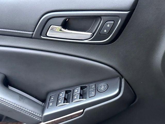 Used 2018 Chevrolet Suburban LT image 18