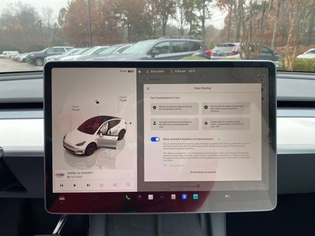 Used 2025 Tesla Model Y Long Range image 17