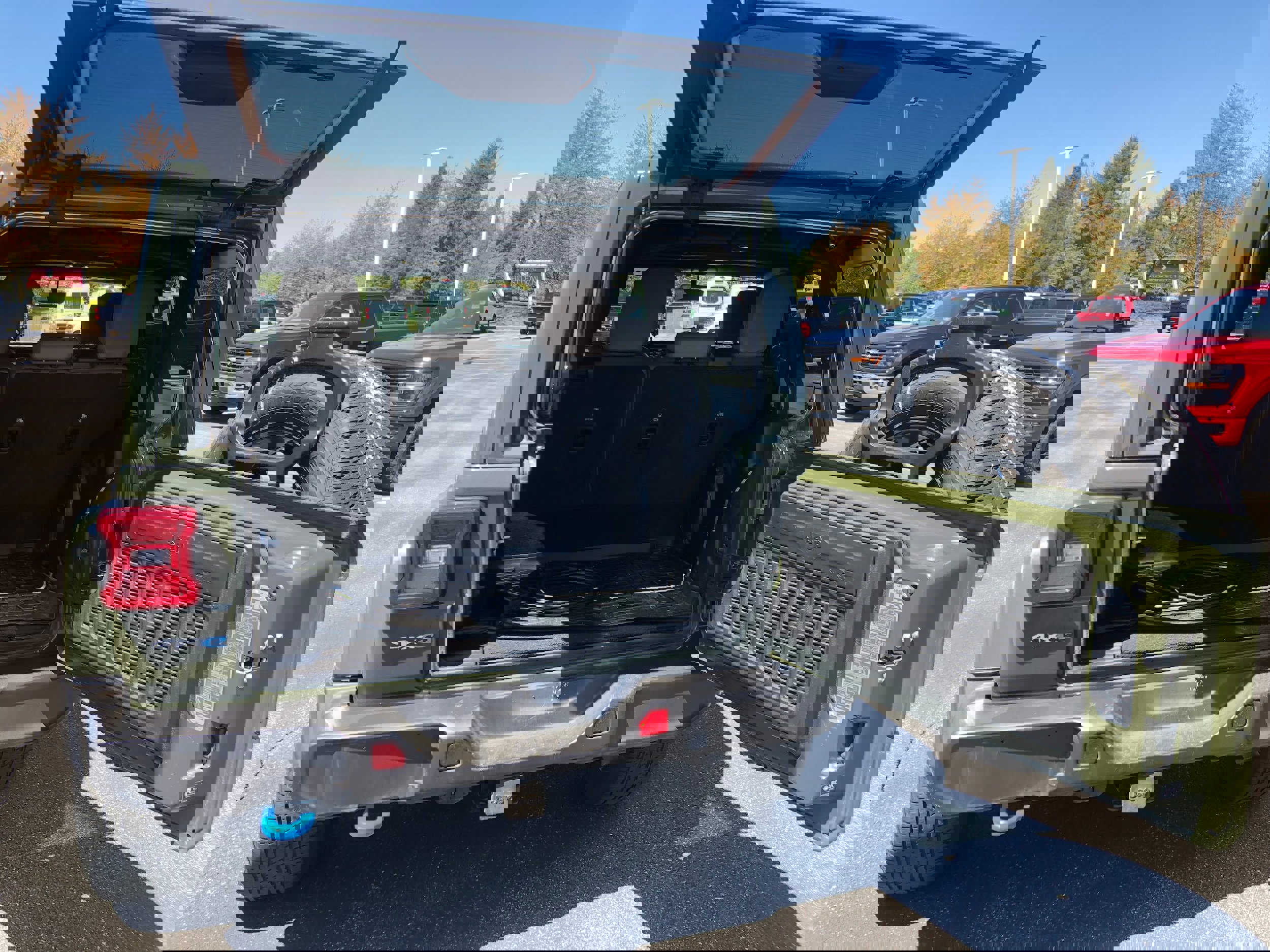 Used 2021 Jeep Wrangler Unlimited Sahara w/ Cold Weather Group image 10