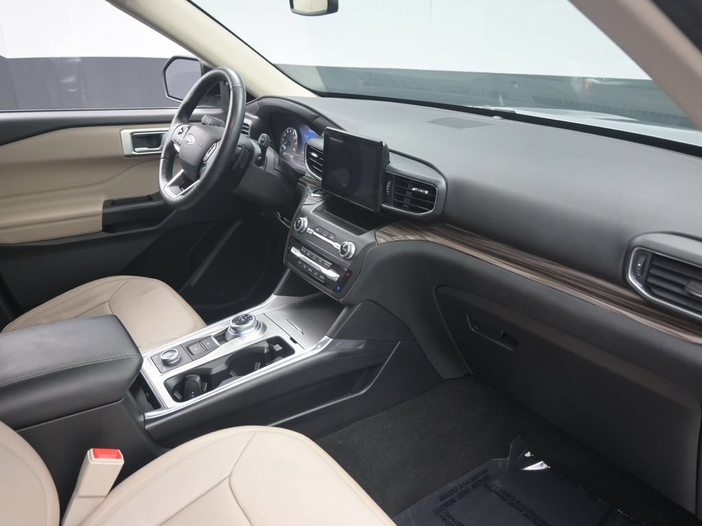 Used 2020 Ford Explorer Limited w/ Hybrid Equipment Group 310A AWD/4WD image 21